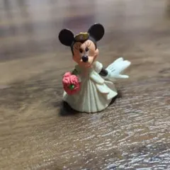 ミニーマウス ウェディングドレス フィギュア