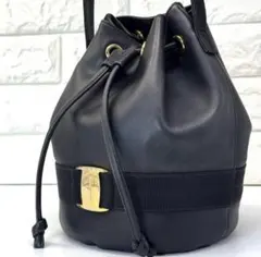 Salvatore Ferragamo ヴァラ 巾着 ショルダーバッグのサムネイル