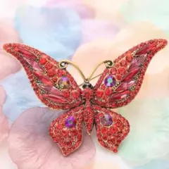 蝶々 ブローチ 赤 レッド ストーン ゴールド 華やか 昆虫 バタフライ 北欧風