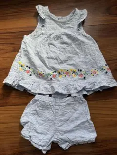 BeBe ノースリーブ　セットアップ　 上下セット 女の子　刺繍ブラウス