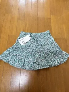 新品ZARA インナーパンツ付 花柄 グリーン系のサムネイル