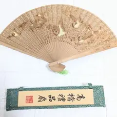 中国製　美人絵デザインの扇子 専用ケース付き、白檀 白檀象牙扇子2017-3｜透かし彫り白檀×親骨象牙｜希少贅沢 | べっ甲