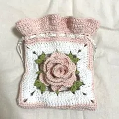 バラの編み物ポーチ　巾着　ハンドメイド　ピンク