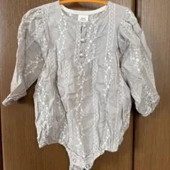 BEBE HOLIC 刺繍入りグレーロンパース Mサイズ