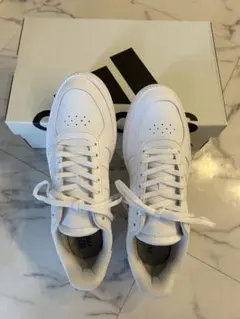 【新品・未使用】アディダス ブレイクネット スリーク ホワイト 25.5cm