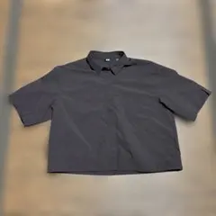 UNIQLOダークブラウンシャツ