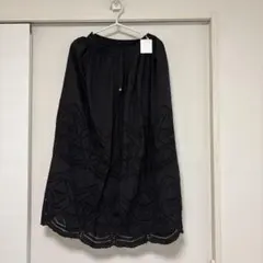 ルクールブラン　ブラック スカート　透かしレース？のサムネイル