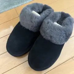 UGG W CLUGGETTE サンダル ブラック 24cmのサムネイル