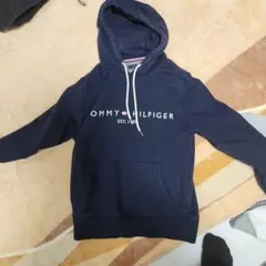 TOMMY HILFIGER ネイビー パーカー