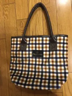 アクアスキュータム　トートバッグ