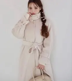 ベージュ ベルト付き ロングコート