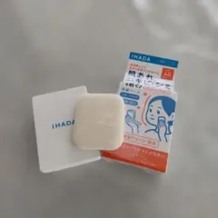 イハダ　ケ―スのみ（箱・フィルム・パフ付き）のサムネイル