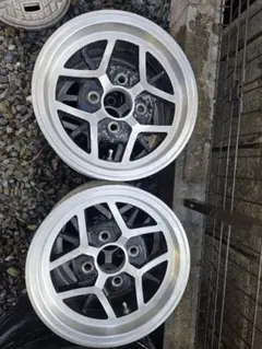 おくやんです。センターキャップのみ ジャガー 純正 15インチ おくやん様専用です。センターキャップのみ ジャガー 純正 15インチ