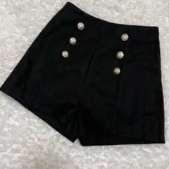 黒ショートパンツ