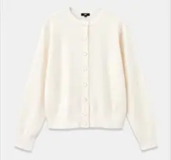 オフホワイトエクストラファインメリノウールブレンドメタルボタンカーディガン