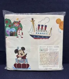 東京ディズニーリゾート イッツ・ア・スモールワールド カーテン