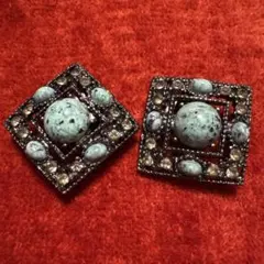 ビンテージ風緑色石イヤリング
