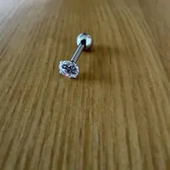 ストーン付き片耳用ピアス