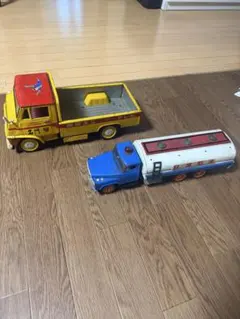 昭和レトロ ブリキ製トラック2台セット ダンプカー タンクローリー ジャンク 2026年最新】ブリキ タンクローリーの人気アイテム - メルカリ