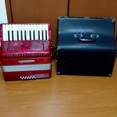 BAI-LE アコーディオン　レッド 上海製　中古 BAI-LE アコーディオン レッド 上海製 中古 - メルカリ