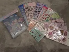 ①サンリオ シールバインダー ②シール　2点セット