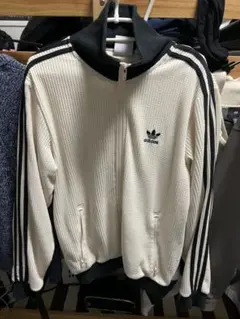 adidas　ジャケット　Мサイズ　人気商品のサムネイル