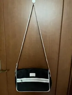 courrèges ショルダーバッグ ブラック ホワイトのサムネイル