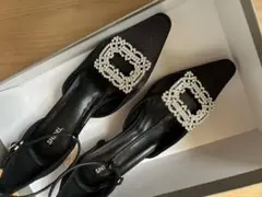 【美品】SNIDEL ビジューパンプス ブラック Mサイズのサムネイル