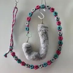 マクラメ2WAY 花　ファー　スマホショルダー　　ストラップ（調節可能）