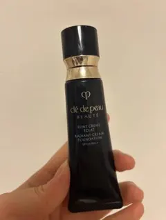 clé de peau BEAUTÉ タンクレームエクラn ファンデーション