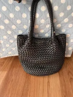 編み込みレザー トートバッグ ブラック 裏スパンコール地30×24×12