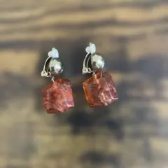 オレンジ立方体アクリルイヤリング
