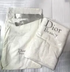 最終値下げ❗️Dior Beauty ホワイトバスタオル　 ノベルティ ポーチ付き