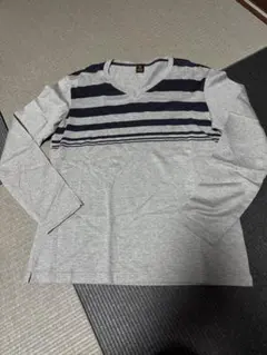 TAKEO KIKUCHI ライトグレーV首カットソー