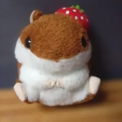 「ころはむコロン もぎたていちご」ハムスター　ぬいぐるみ　10㌢