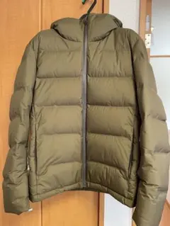 ユニクロ　美品　シームレスダウンパーカー　メンズＬ　オリーブ系