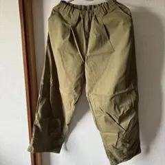 pairmanoo カーキ　パンツ　150のサムネイル