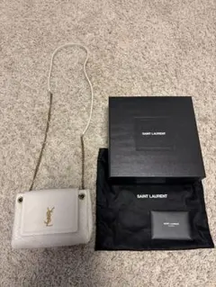 【人気アイテム】YSL　イブサンローラン　ミニバッグ　ショルダーバッグ　クロコ型 未使用 サンローラン カサンドラ ミニ トップハンドル クロコ型押し