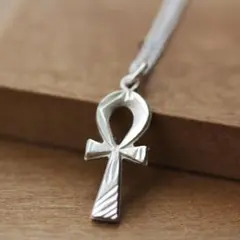 アンクのネックレス　エジプト　チャーム　ペンダント　シルバー