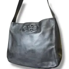 美品 フェラガモ ガンチーニ　ワンショルダー バッグ ホーボー クロワッサン Ferragamo ホーボー ガンチーニバックル ショルダーバッグ | ブラック