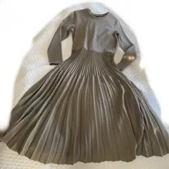 新品　ユニクロ　コンビネーション　ワンピース　カーキ　プリーツ　ロング　長袖