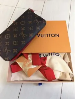 ルイヴィトン　モノグラム　ジッピーウォレット　フリンジ