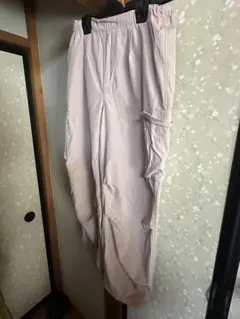 GU ライトピンク カーゴパンツ