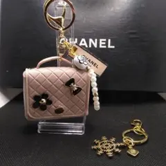 再登場‼️CHANEL2024クリスマス限定チャ―ム&バックチャ―ムホルダー