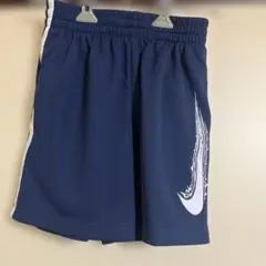Nike ネイビー 半ズボン