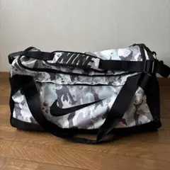 NIKE ダッフルバッグ カモフラージュ柄　修学旅行