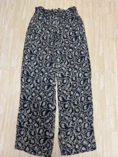 GU 花柄フレアパンツ　Sサイズ