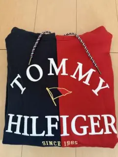 tommyパーカー