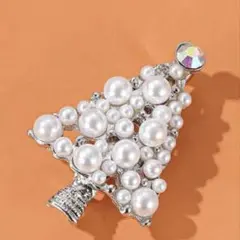 クリスマスツリー型ブローチ　シルバー