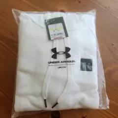 UNDER ARMOUR 薄手長袖ホワイト パーカー MD